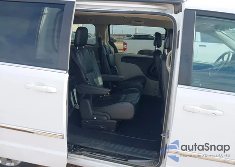 2015 Chrysler Town & Country Touring from USA, damaged, VIN 2C4RC1BG2FR716007